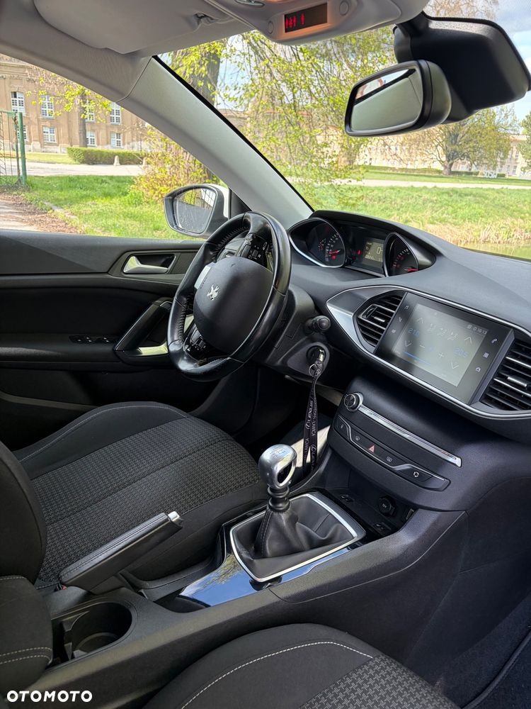 Peugeot 308 BlueHDi 130 Stop & Start Allure - 19