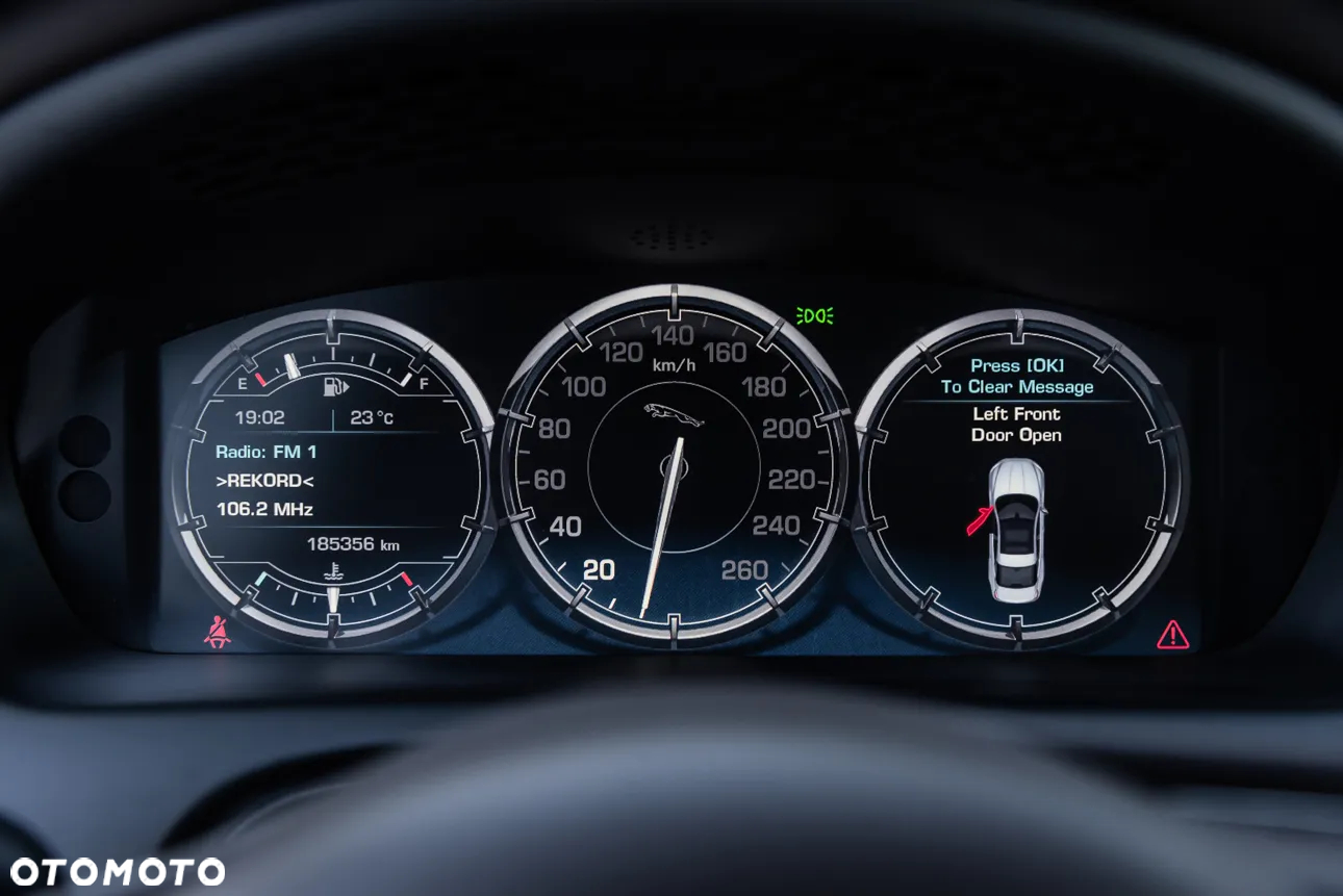 Jaguar XJ 3.0 T AWD Premium Luxury - 23