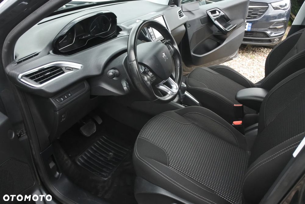 Peugeot 208 PureTech 110 Stop & Start EAT6 Allure - 11