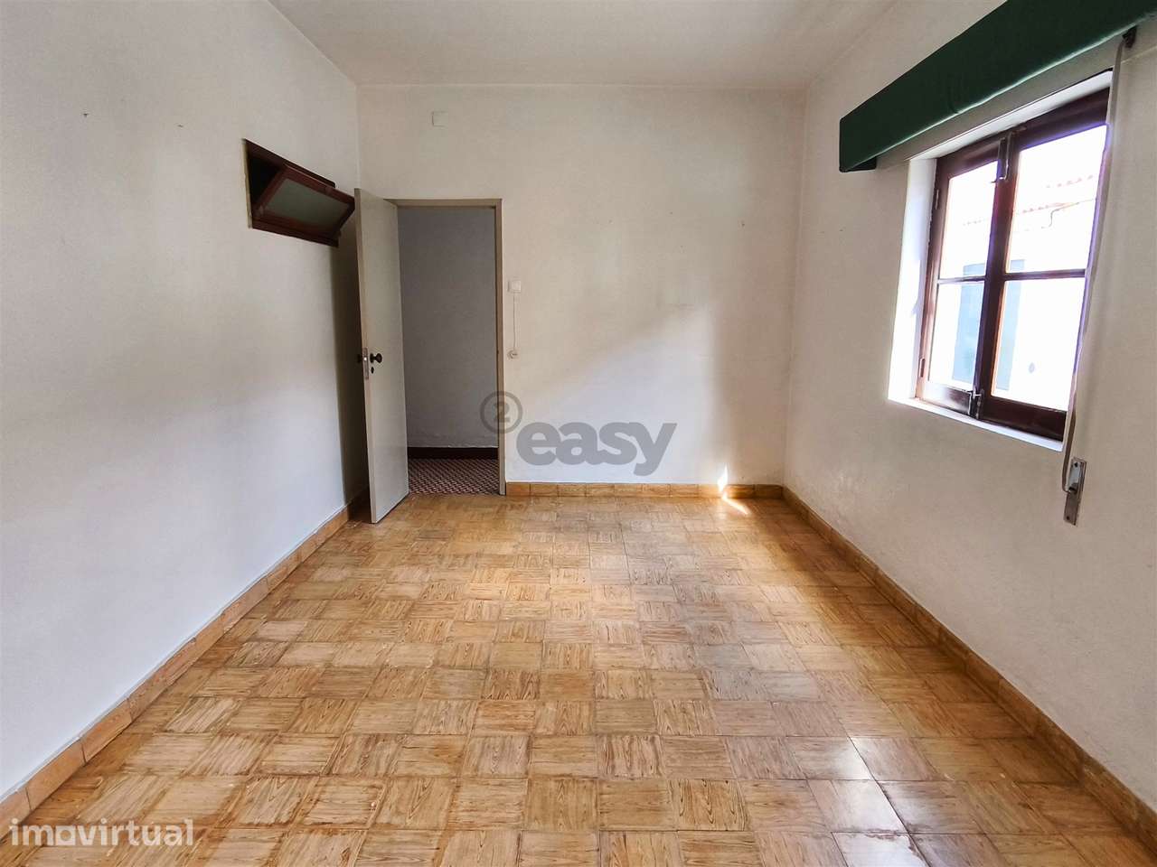 Moradia térrea com espaço exterior no centro histórico de Alvalade Sad - Grande imagem: 5/26
