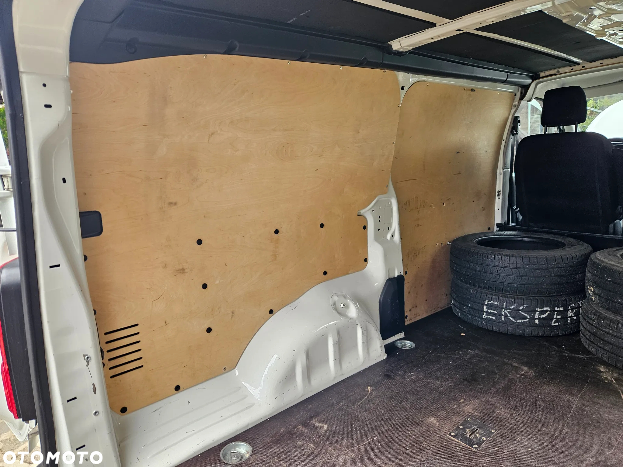 Peugeot EXPERT - 13