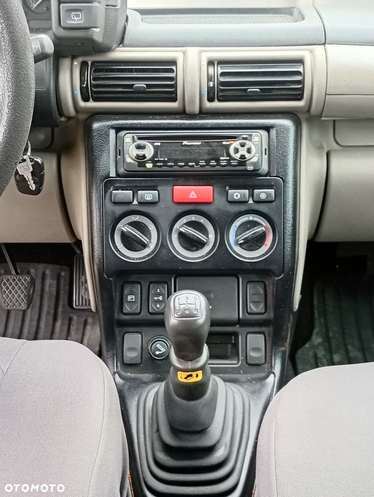Land Rover Freelander 2.0 D - 12
