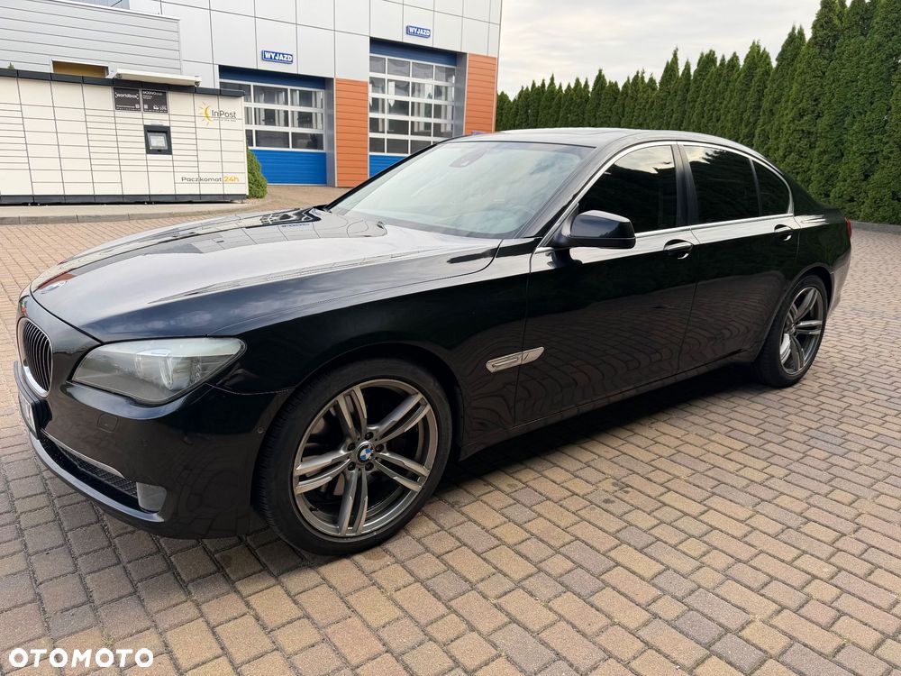 BMW Seria 7 750i - 6