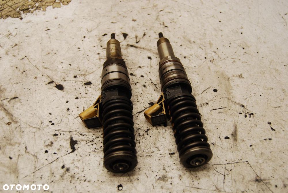 POMPOWTRYSKIWACZ POMPOWTRYSKI 0414703008 IVECO STRALIS CURSOR 10 - 2