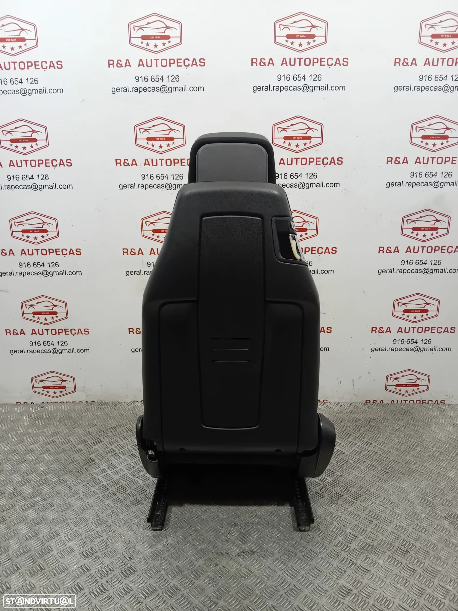Conjunto de Bancos Mercedes Class E Coupé W207 Elétricos em Pele Original - 19