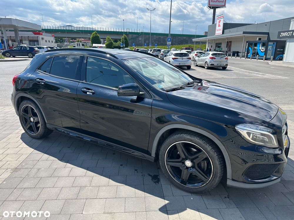 Mercedes-Benz GLA 250 4-Matic - 11