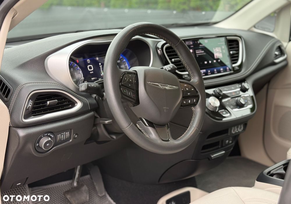 Chrysler Pacifica - 13