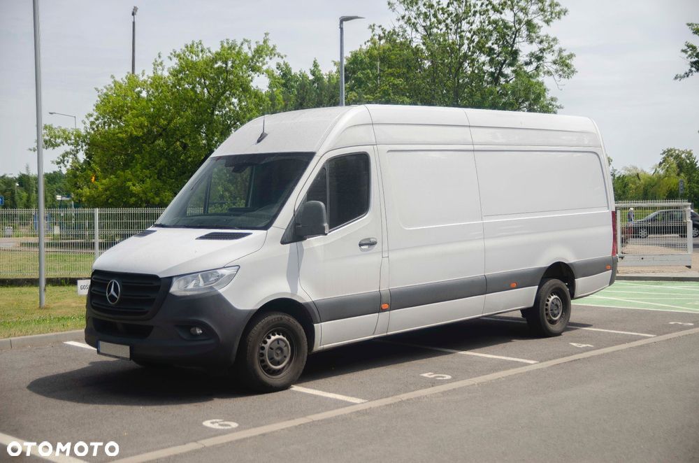 Mercedes-Benz Sprinter - 2