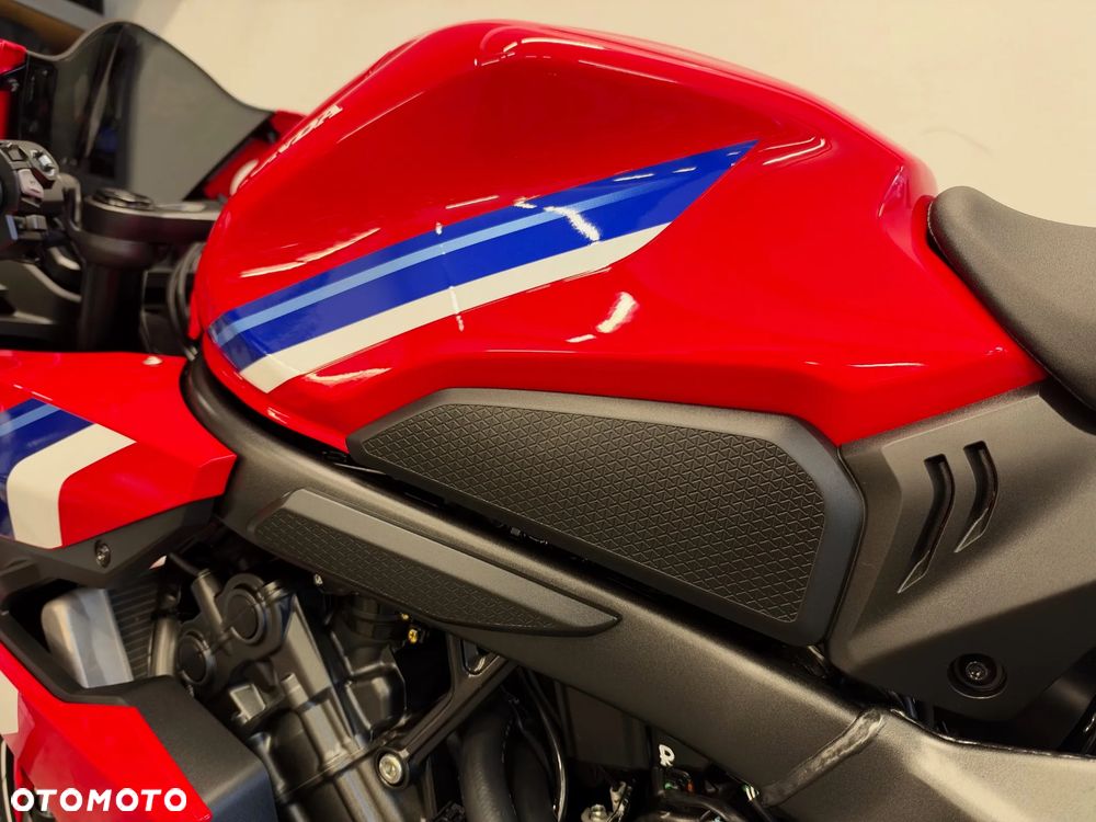 Honda CBR - 27