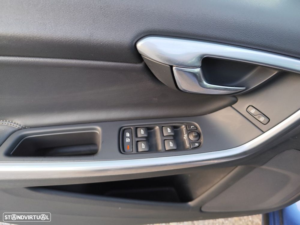 Volvo V60 2.4 D6 R-Design AWD Phev - 22