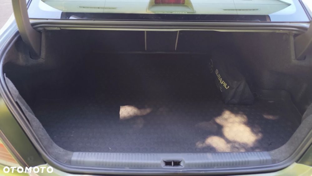 Subaru Legacy - 13