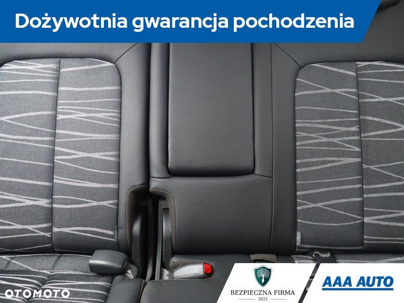 Kia Venga - 12