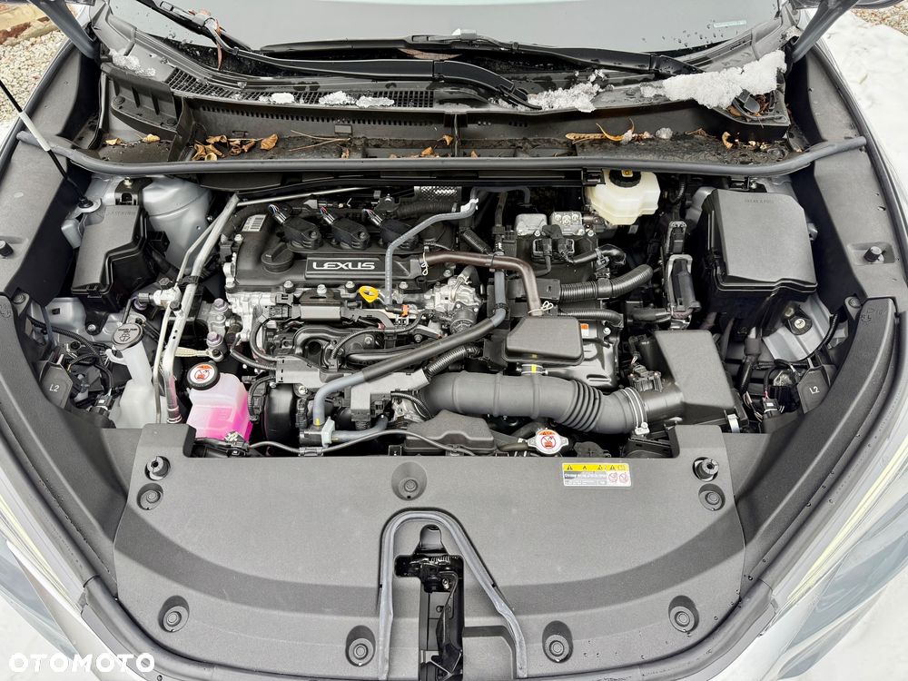 Lexus LBX FWD Emotion - 35