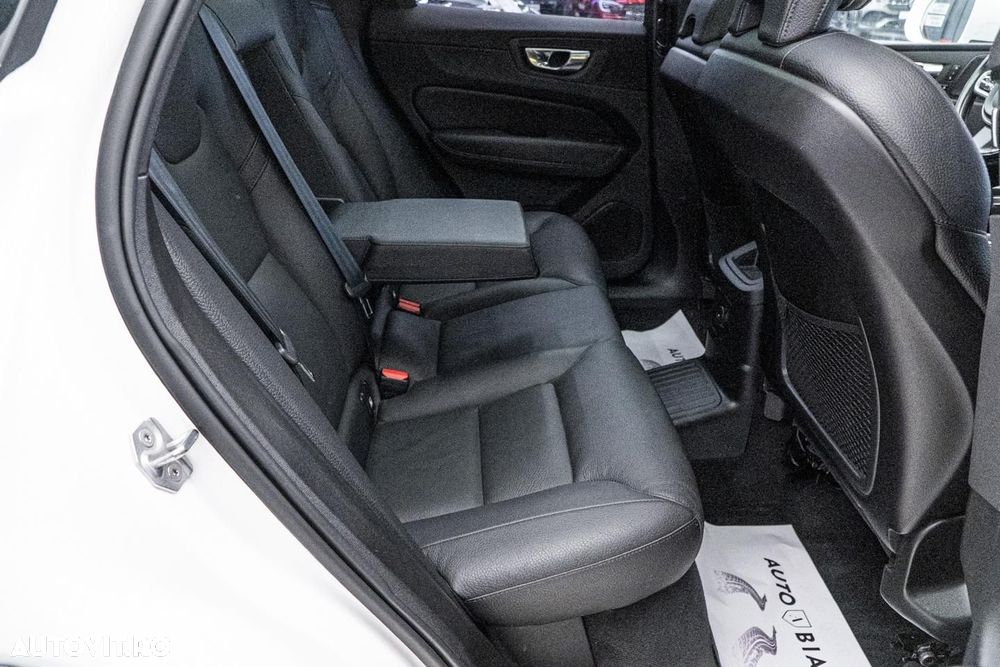 Volvo XC 60 T6 AWD Recharge Geartronic Inscription - 8