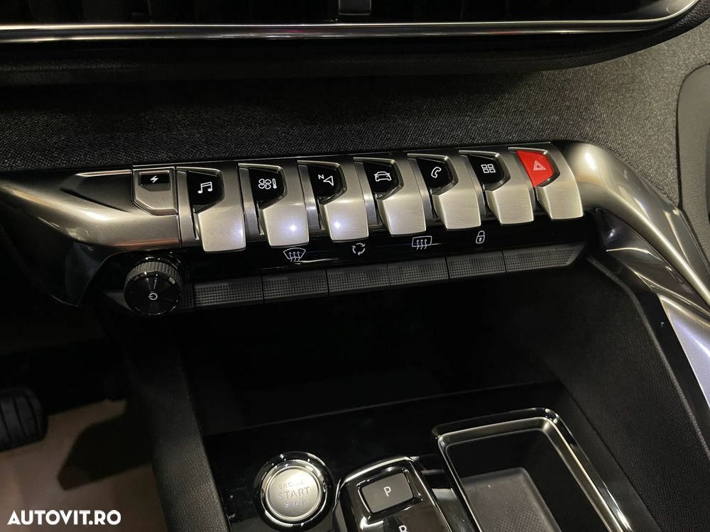 Peugeot 3008 Plug-In Hybrid 225 e-EAT8 Allure Pack - 25