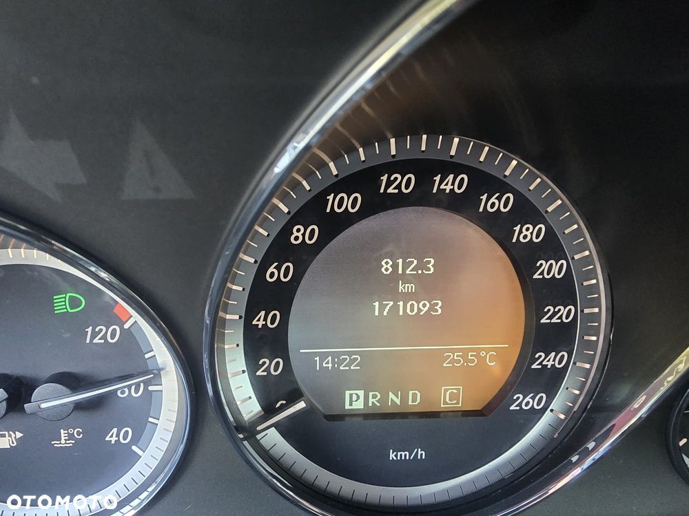Mercedes-Benz Klasa C 250 CGI Automatik BlueEFFICIENCY Special Edition - 15