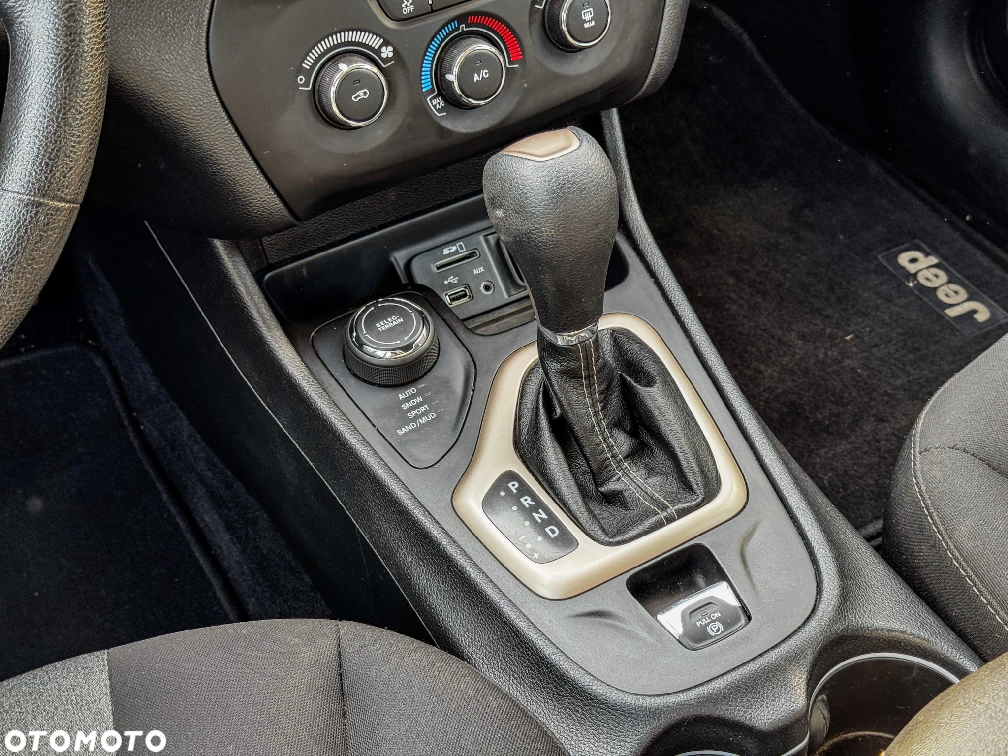 Jeep Cherokee - 13