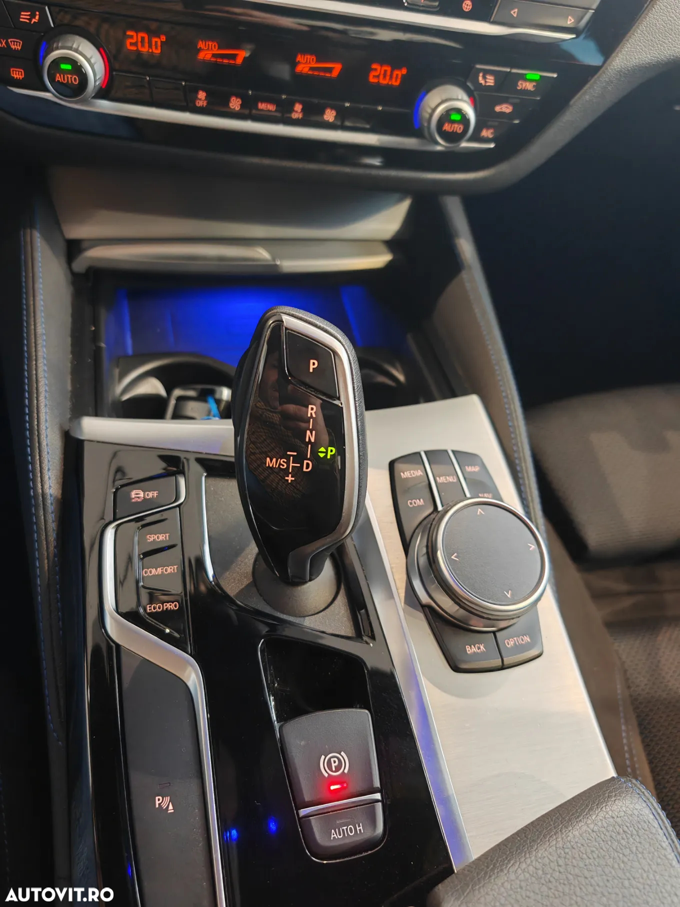 BMW Seria 5 520d xDrive AT - 27