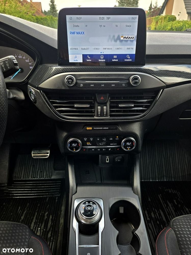 Ford Focus 1.5 EcoBoost ST-Line - 24