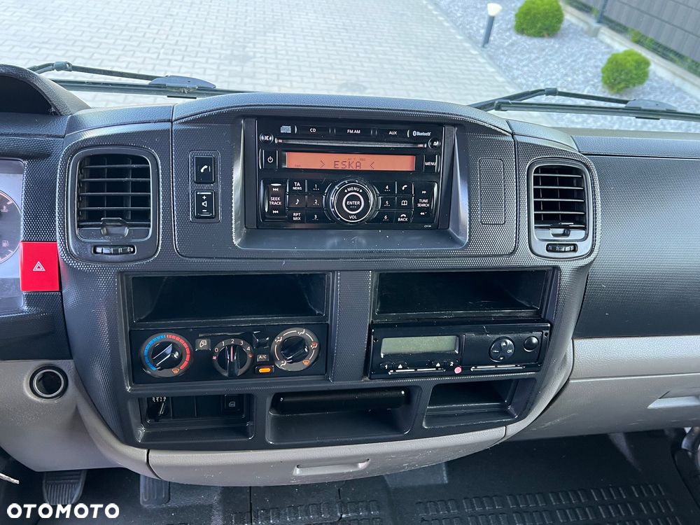 Renault Maxity - 9