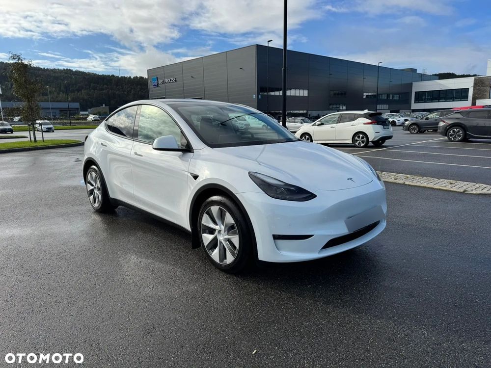 Tesla Y Model Long Range Dual Motor AWD - 1