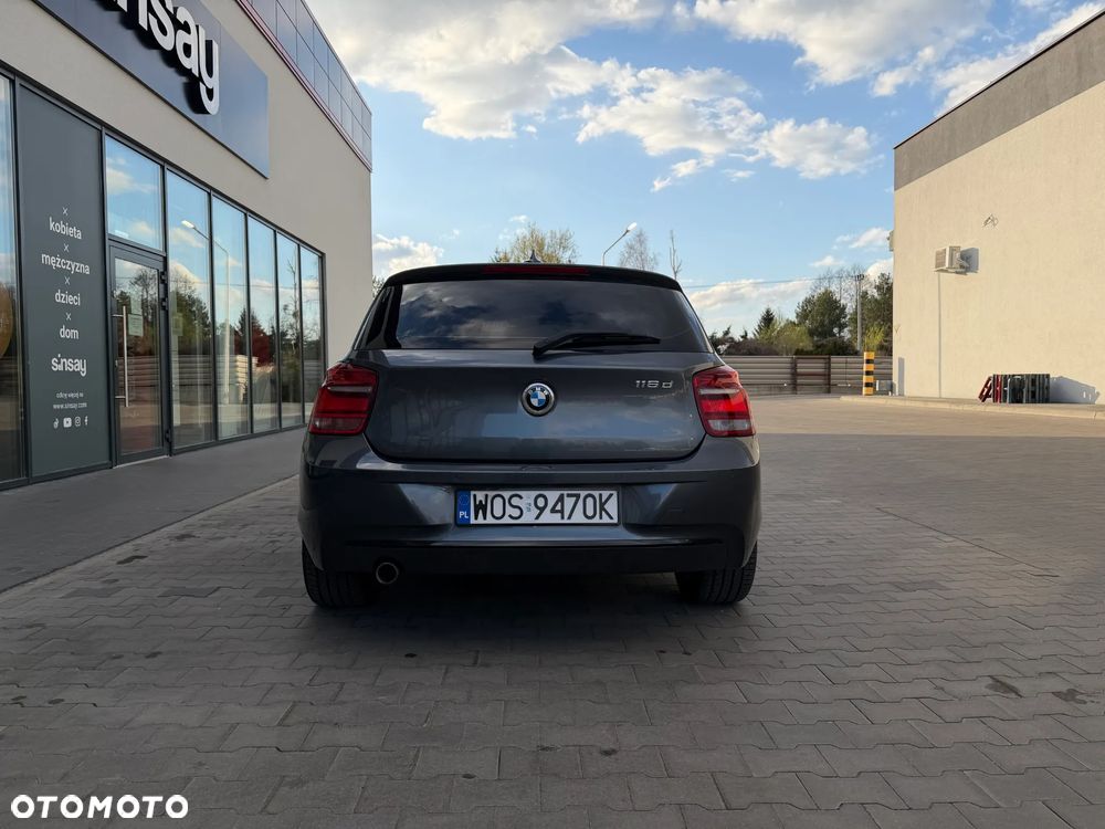 BMW Seria 1 116d Sport Line - 10