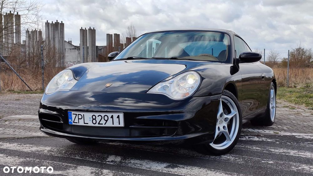 Porsche 911 Carrera - 4