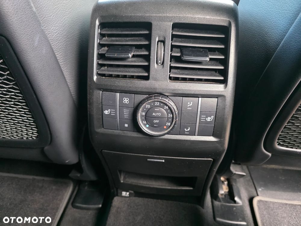 Mercedes-Benz GLS - 31