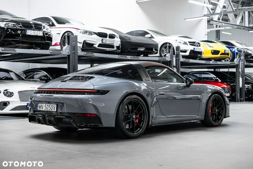 Porsche 911 Targa 4 GTS PDK - 13