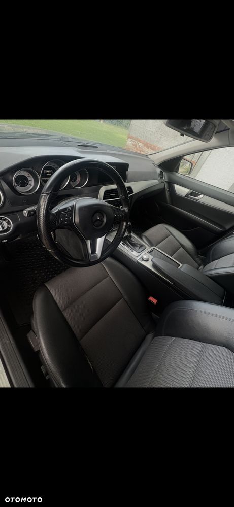 Mercedes-Benz Klasa C 220 CDI DPF Automatik BlueEFFICIENCY Avantgarde - 4