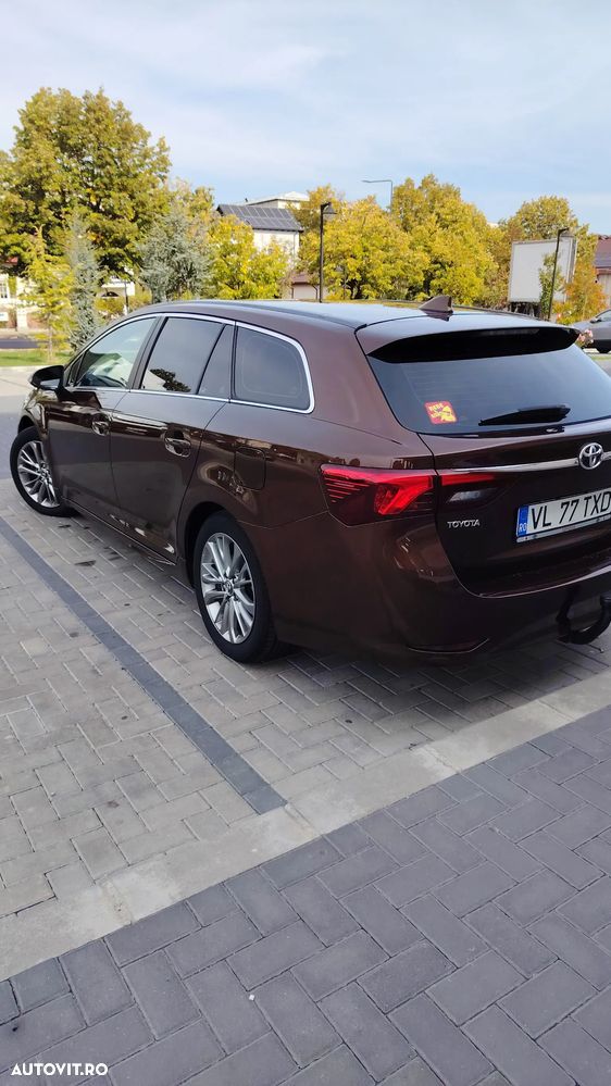 Toyota Avensis - 8