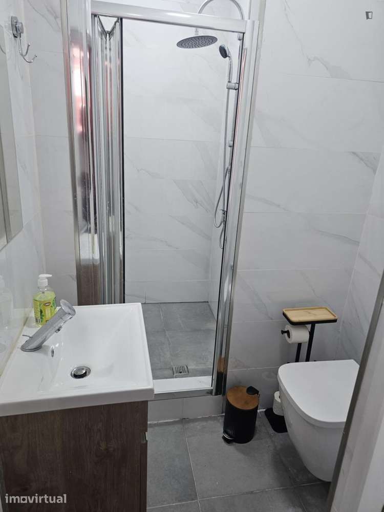 Quarto - localizado em Arroios Lisbon - Grande imagem: 4/6