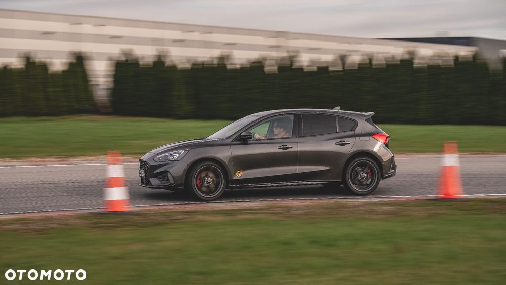 Ford Focus 2.3 EcoBoost ST - 2