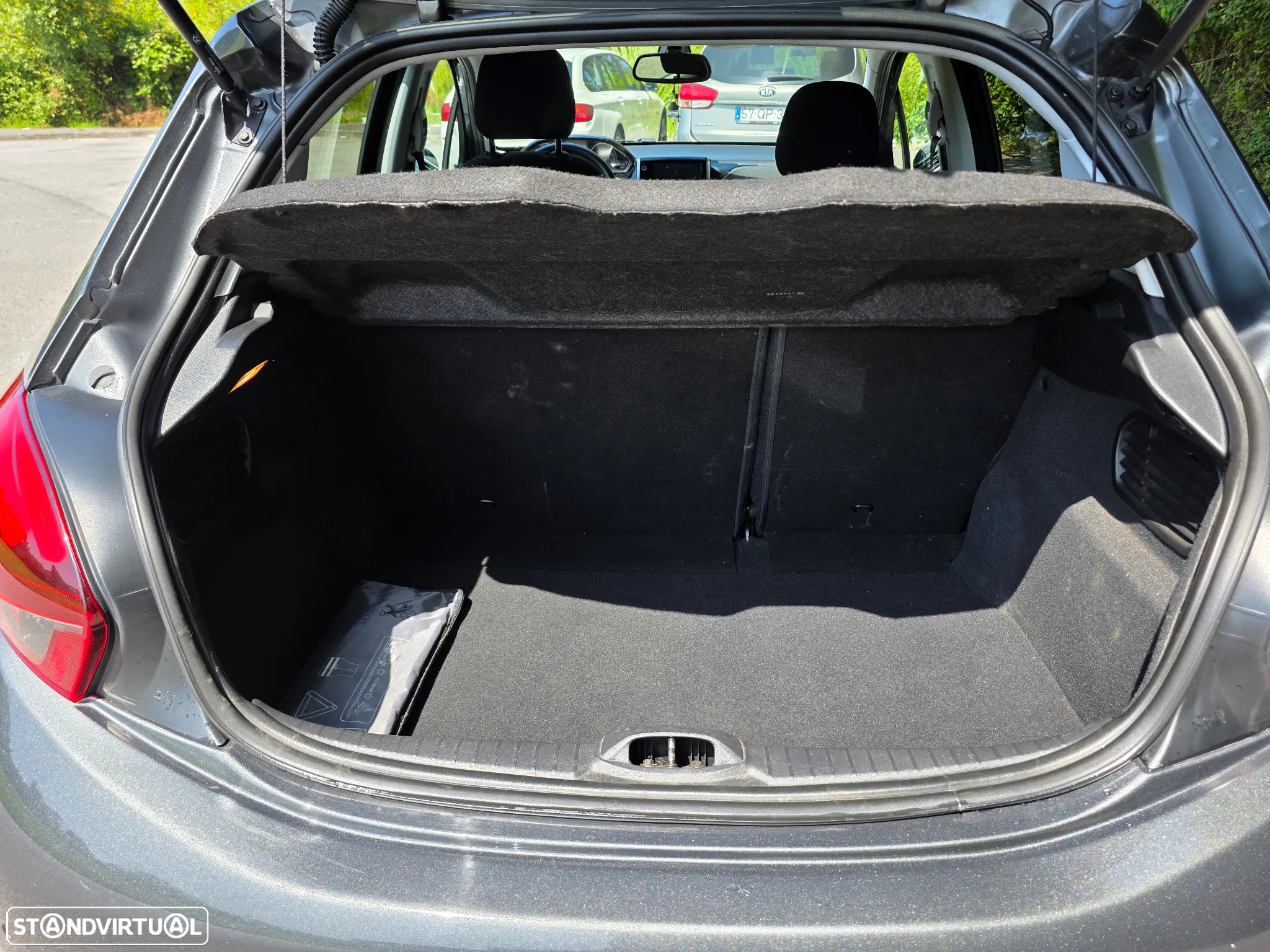 Peugeot 208 - 9