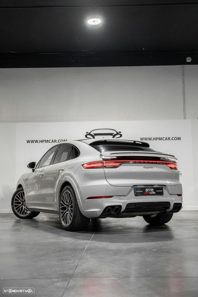 Porsche Cayenne Coupé E-Hybrid - 8