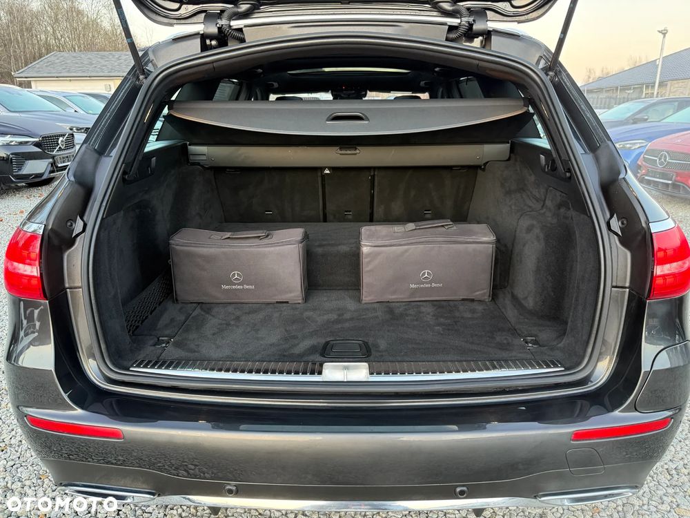 Mercedes-Benz Klasa E 300 de PHEV 4-Matic AMG 9G-Tronic - 35