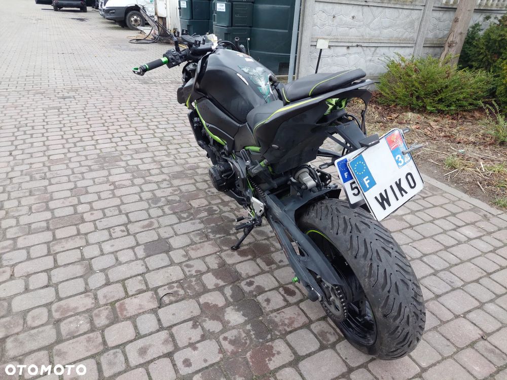 Kawasaki Z 900 - 5
