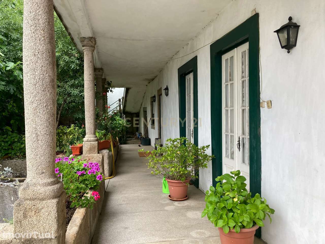 Moradia T8 Tipo Casa Senhorial, Geminada, no Centro Histórico de Pinhe - Grande imagem: 3/54