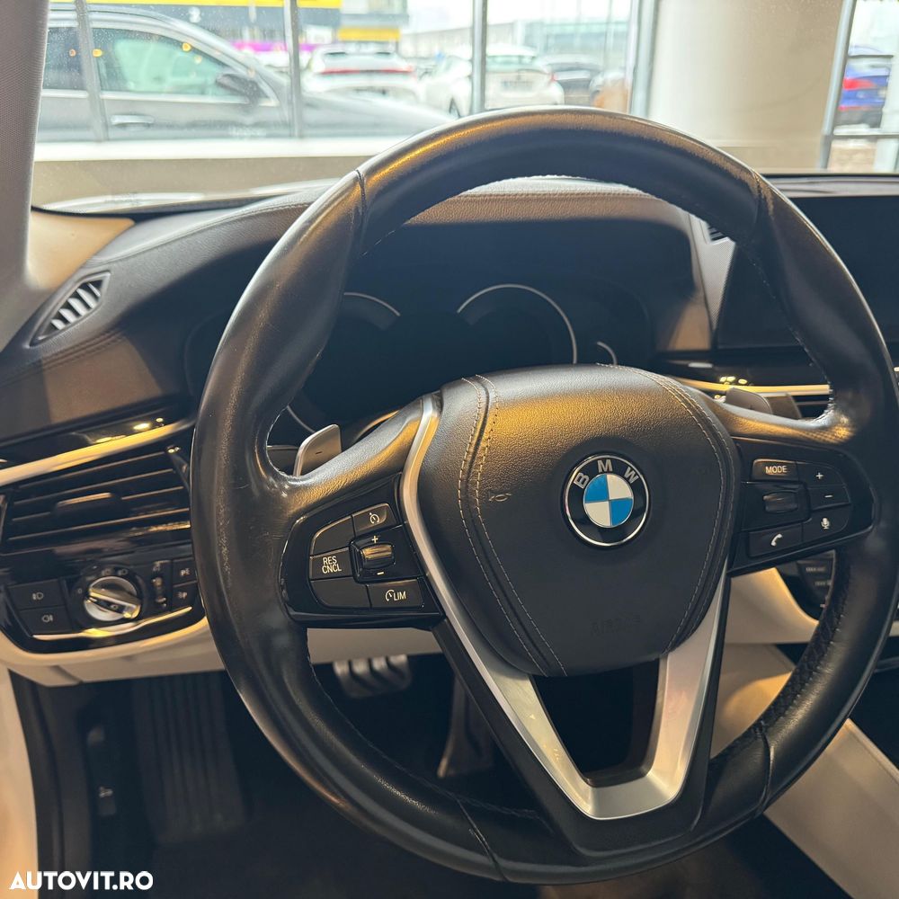 BMW Seria 5 530d xDrive AT - 11