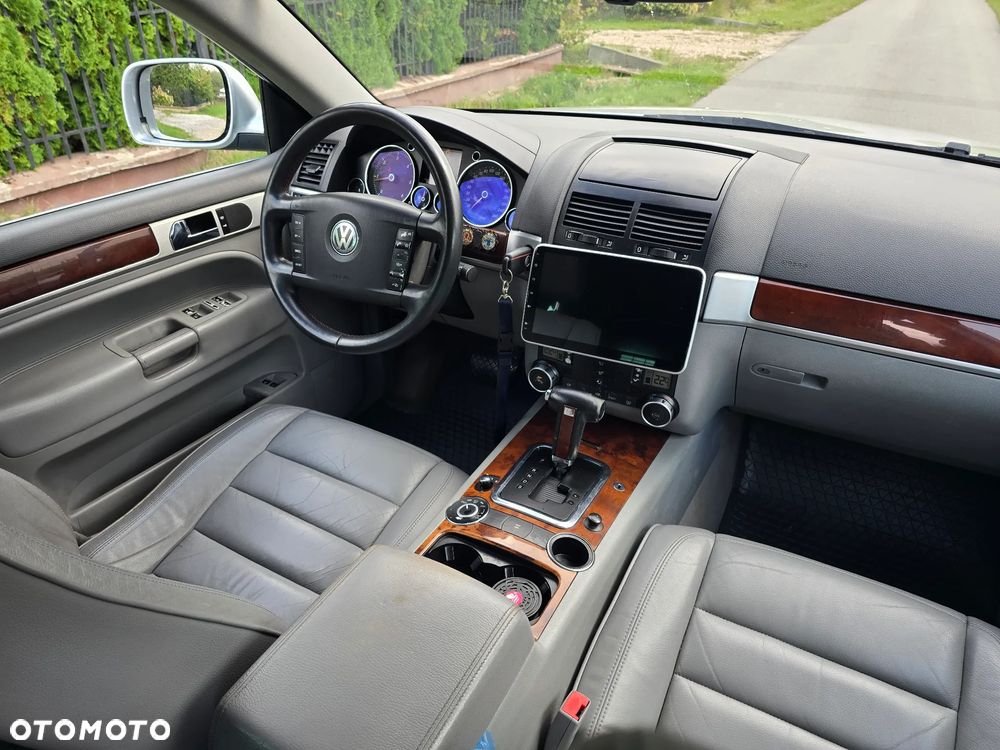 Volkswagen Touareg 2.5 R5 TDI Tiptr - 25