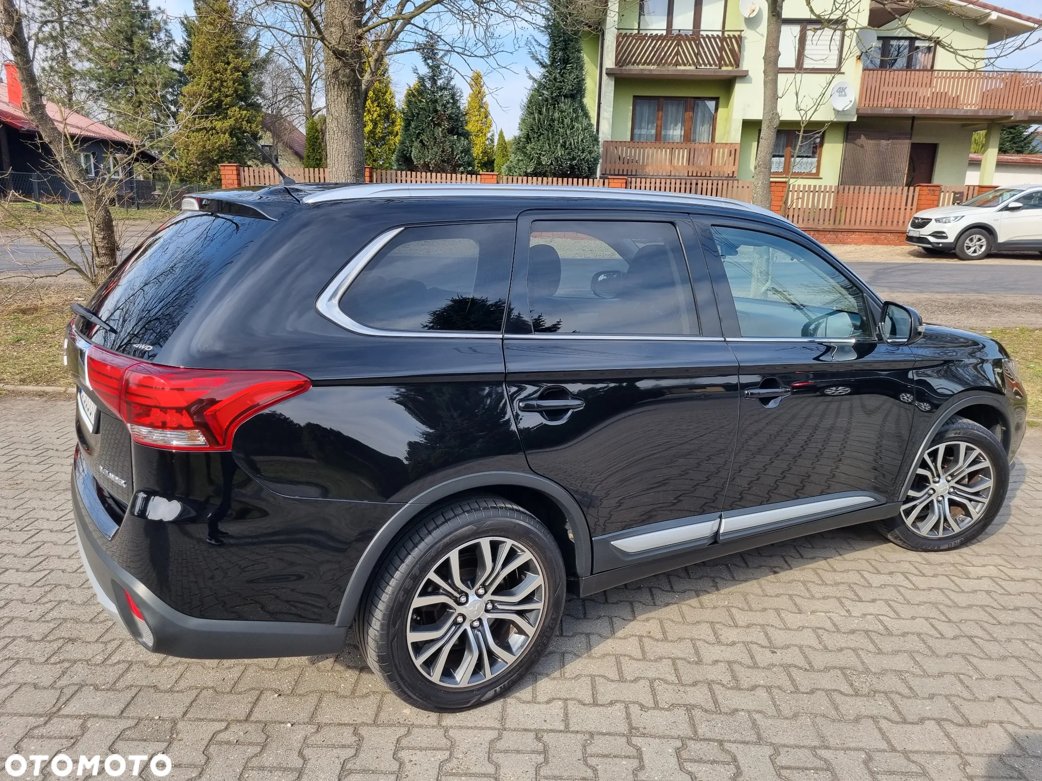 Mitsubishi Outlander 2.2 DID Intense + 4WD - 11