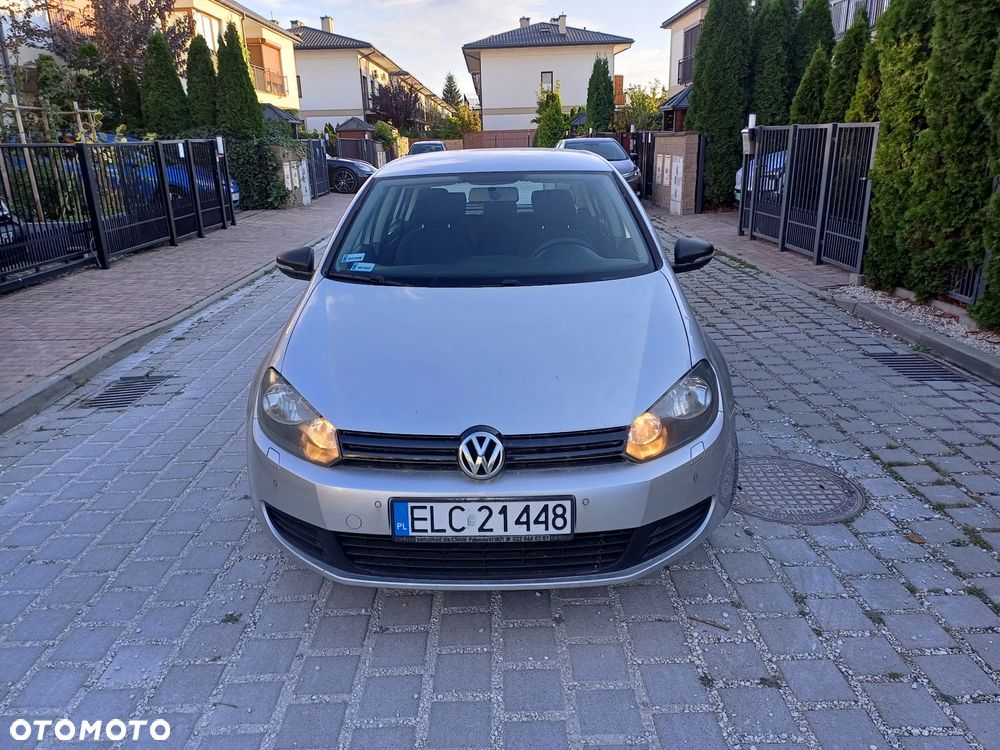 Volkswagen Golf - 6