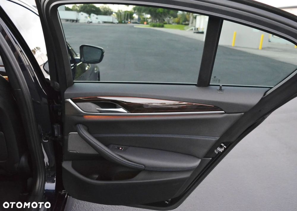 BMW Seria 5 530i GPF M Sport sport - 24