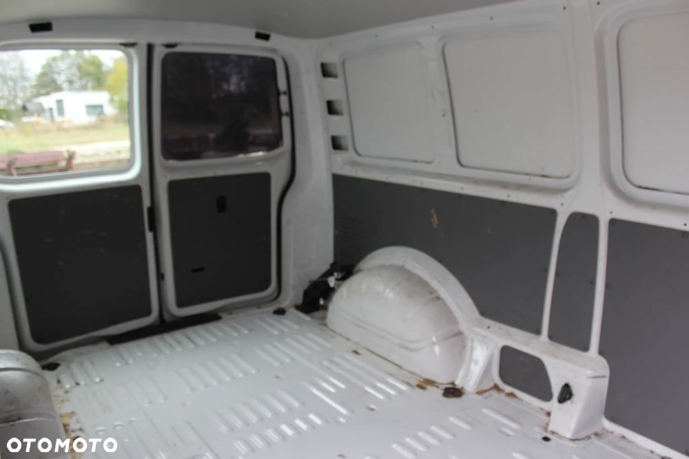 Volkswagen Transporter - 12