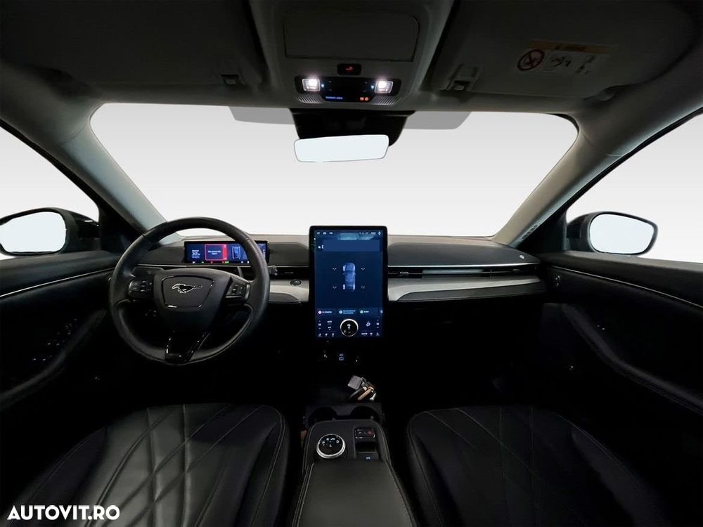 Ford Mustang Mach-E Standard - 10