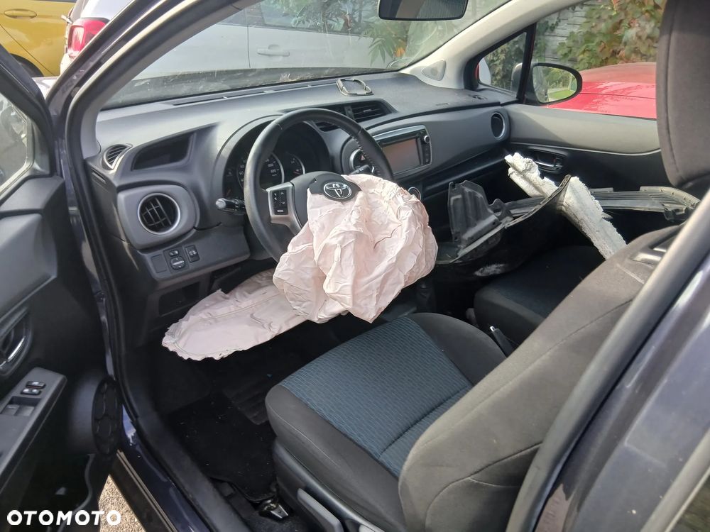 Toyota Yaris - 5