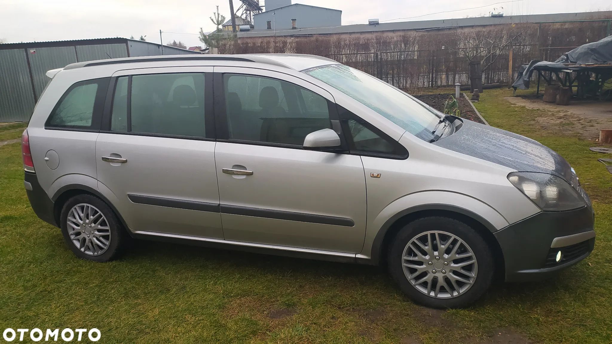 Opel Zafira - 1
