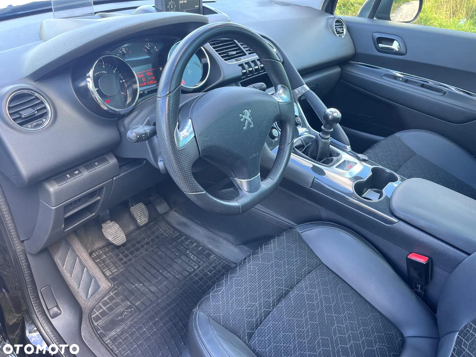 Peugeot 3008 1.2 PureTech Allure S&S - 10