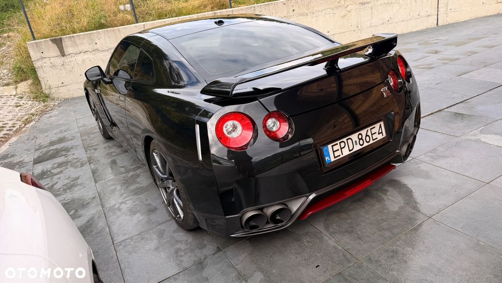 Nissan GT-R - 7