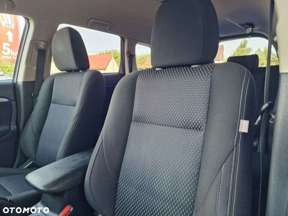 Mitsubishi Outlander - 18